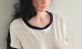 准备给璃宝换身衣服，（后悔没减重了，搬起来费劲呀）