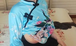 阿加鲁的两个花旦
