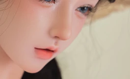 与Shedoll江小婉一起在泳池清凉一夏吧