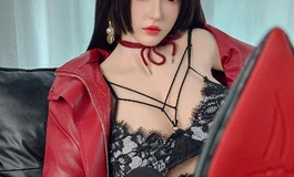 今天继续分享色系娃娃新款【苏婉】，红色皮甲，沙发上的诱惑