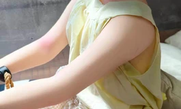 新爸爸给女儿买点礼物才行啊 昨晚女儿让爸爸舒服的不行