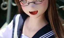 KiraDols没穿裤子