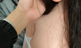 女神爱穿白色透视装，骚的没边