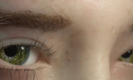冬天吃香菜0112美瞳眼