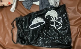 退坑，一套硅胶娃便宜出了，衣服鞋子加头套1200