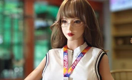 漫调工作人员正坐在一起等你们光临哦