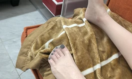 下班后偶遇邻家小姐姐，我邀请她进来我家坐坐，他竟然答应了！