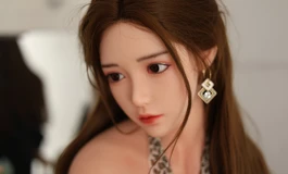 色系娃娃允彤