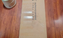 家人们谁懂啊，快递员把一个不知名快递丢我门口就跑了(165max闭眼琉璃开箱)