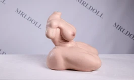 MRLDOLL产品实拍图，白皮肌肉女大号发货检查