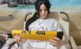 新买了两套衣服  打扮了下  随拍下小娃  看着蛮不错 不过买的人很少 我这也算是稀缺品吧 哈哈哈 审美有差异 一般人体会不到其中的美