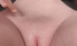 万能的网友能不能给我老婆搭配套好看的衣服，在线等