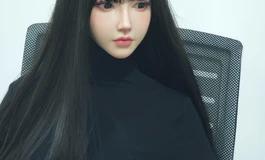 小娇妻跟着上班，感觉真爽，随时咸猪手摸她