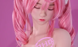 在很多人眼里，我不过是个卖娃娃的。