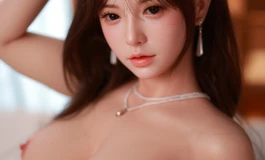 俊影娃娃的大乃子又大又软  性欲感爆棚