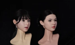 佳米一颦一笑，两种神态