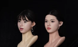 佳米一颦一笑，两种神态