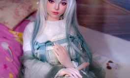 绯樱老婆（小雨）下周生日，不知不觉我和她一起快两年了
