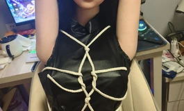 新手的第一个娃娃到了，萤火的开箱实测